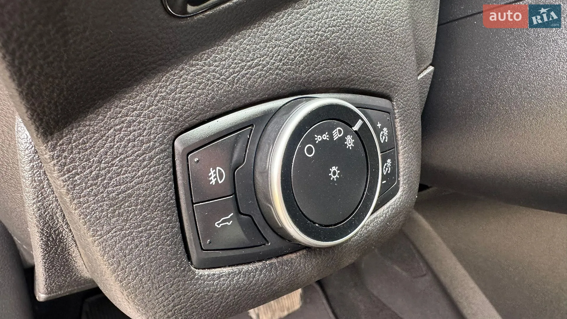 2017 Ford Escape - мініатюра 18