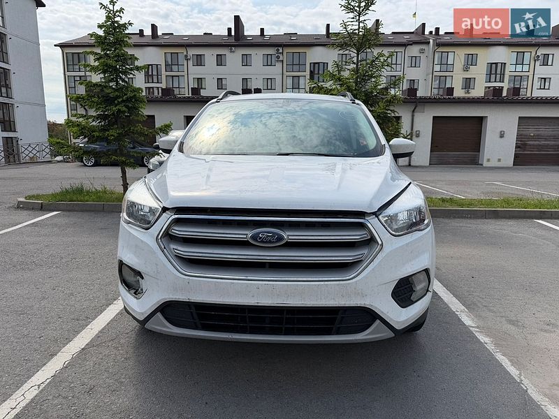Внедорожник / Кроссовер Ford Escape 2018 в Ровно