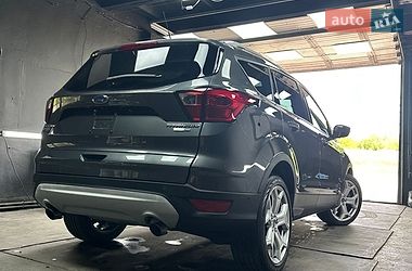 Внедорожник / Кроссовер Ford Escape 2019 в Сумах