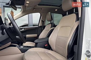 Позашляховик / Кросовер Ford Escape 2020 в Рівному