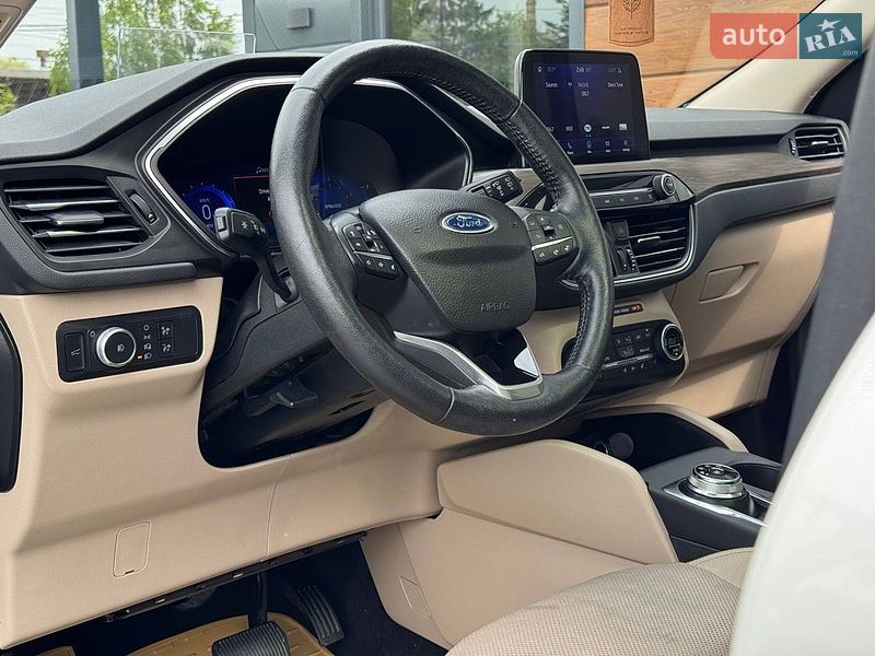 Позашляховик / Кросовер Ford Escape 2020 в Рівному