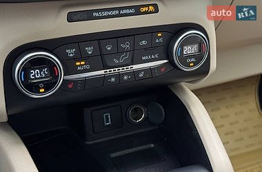 Позашляховик / Кросовер Ford Escape 2020 в Рівному