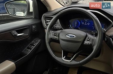 Позашляховик / Кросовер Ford Escape 2020 в Рівному