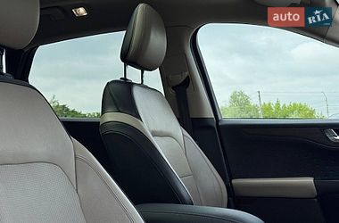 Позашляховик / Кросовер Ford Escape 2020 в Рівному