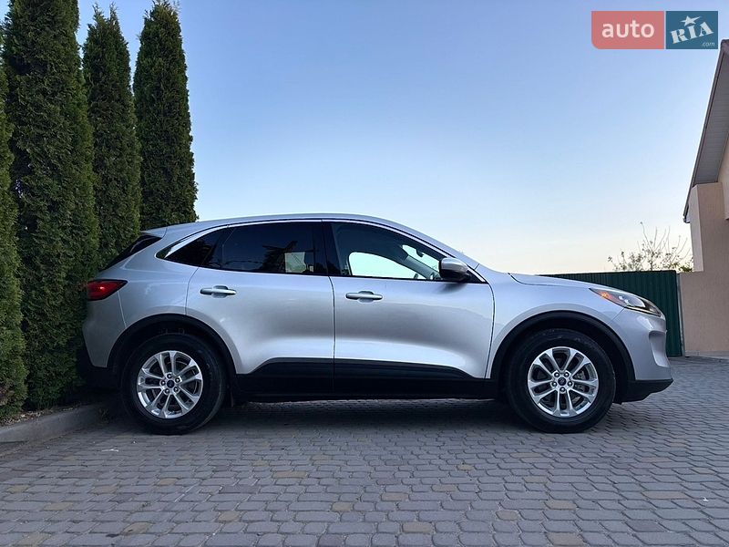 Позашляховик / Кросовер Ford Escape 2020 в Львові