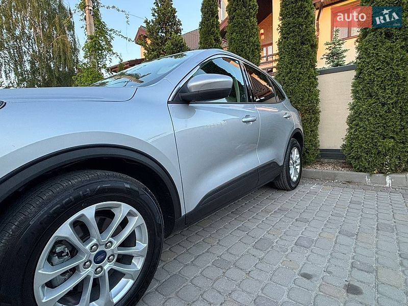 Позашляховик / Кросовер Ford Escape 2020 в Львові