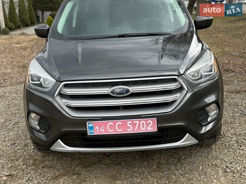 Внедорожник / Кроссовер Ford Escape 2017 в Хмельницком