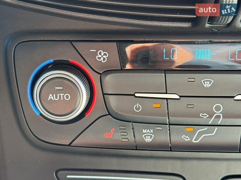 Внедорожник / Кроссовер Ford Escape 2017 в Стрые