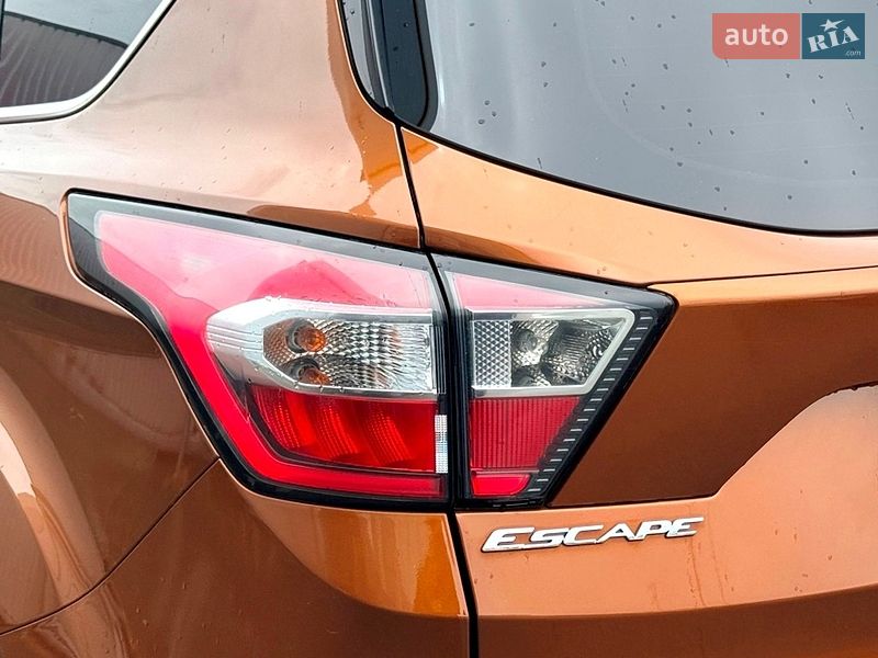 Внедорожник / Кроссовер Ford Escape 2017 в Киеве