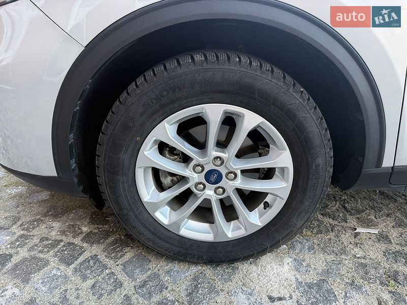 Позашляховик / Кросовер Ford Escape 2019 в Дніпрі