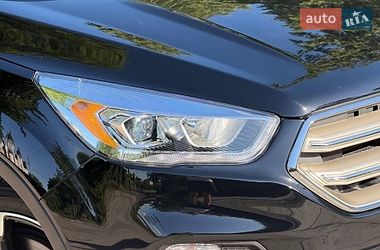 Внедорожник / Кроссовер Ford Escape 2019 в Стрые