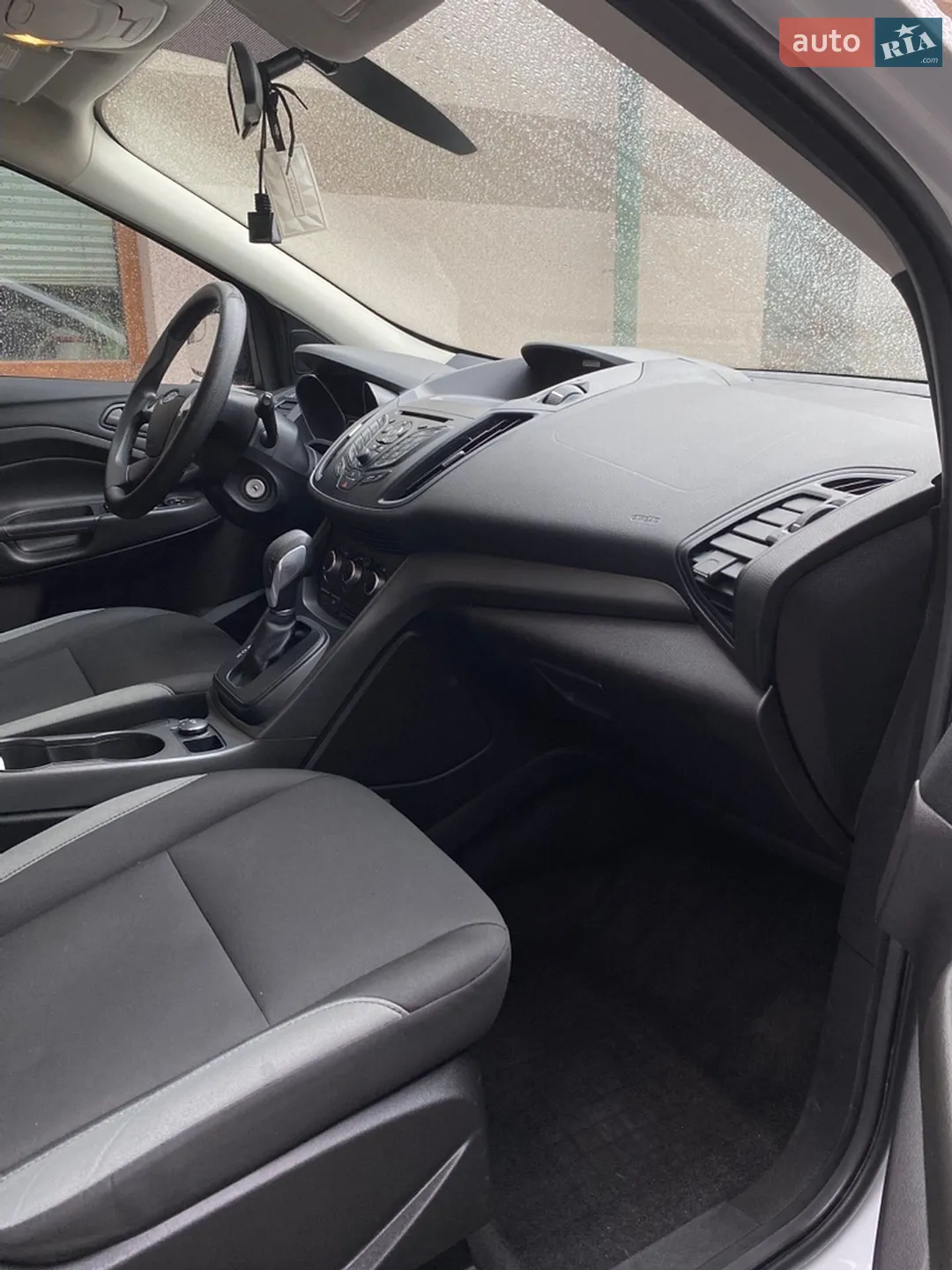 Ford Escape 2015 VIN 1FMCU0F78GUB31469 фото оголошення 26 з 36
