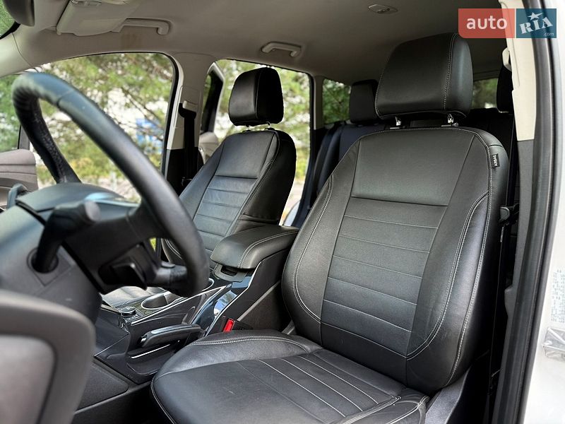 Внедорожник / Кроссовер Ford Escape 2016 в Львове