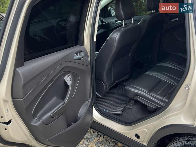 Позашляховик / Кросовер Ford Escape 2018 в Золочеві