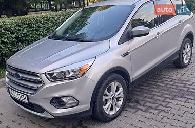 Внедорожник / Кроссовер Ford Escape 2017 в Черновцах
