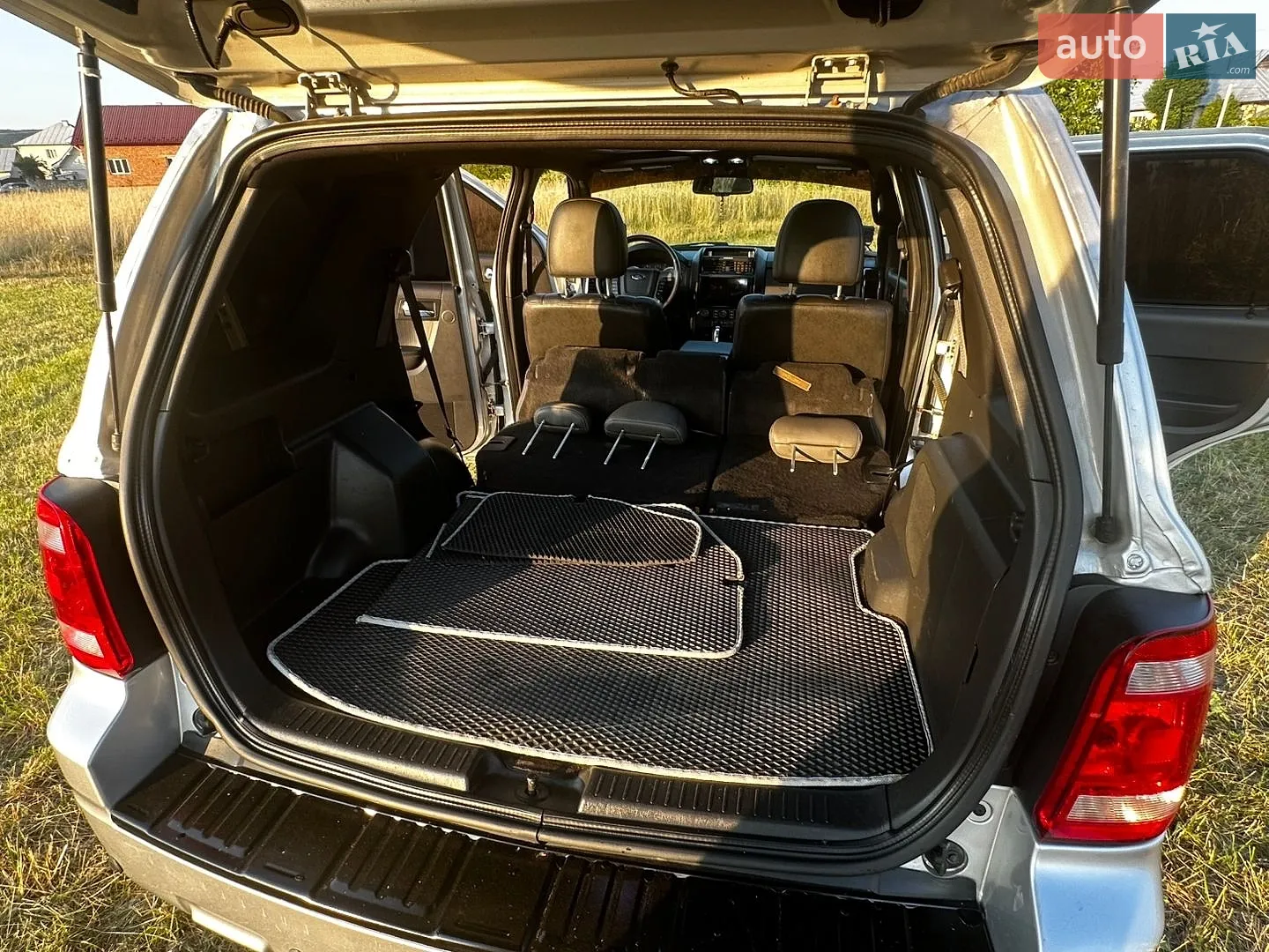 2010 Ford Escape - мініатюра 23