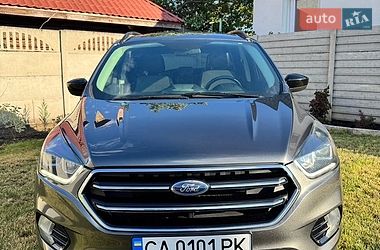 Внедорожник / Кроссовер Ford Escape 2016 в Черкассах