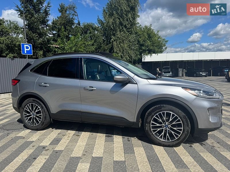 Позашляховик / Кросовер Ford Escape 2021 в Ужгороді