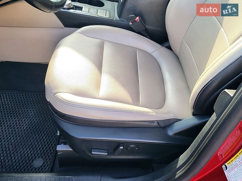 Внедорожник / Кроссовер Ford Escape 2019 в Полтаве