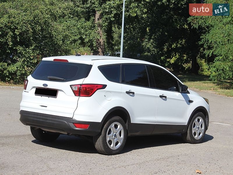 Внедорожник / Кроссовер Ford Escape 2019 в Днепре