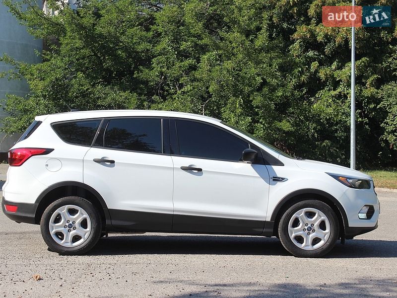 Внедорожник / Кроссовер Ford Escape 2019 в Днепре