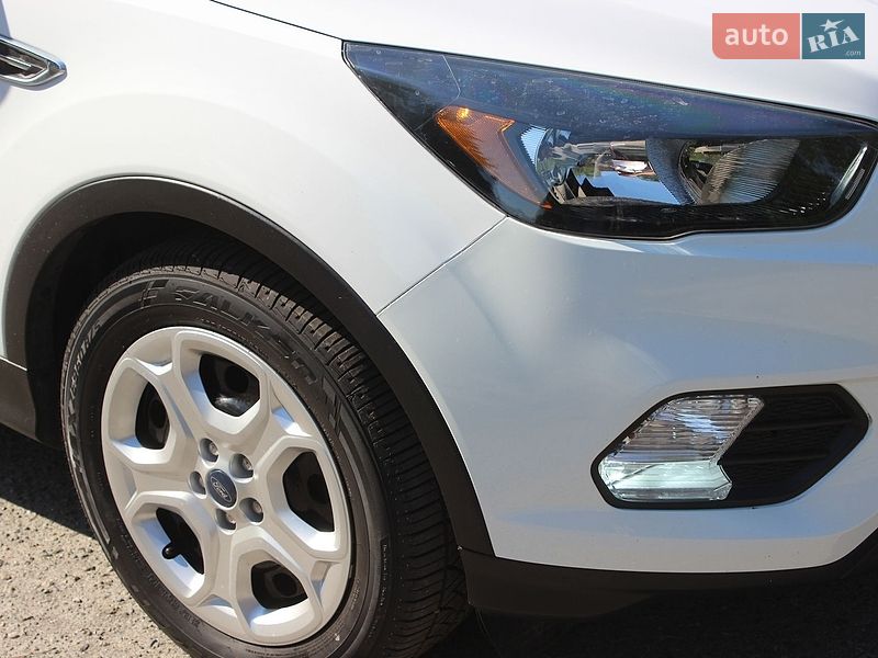 Внедорожник / Кроссовер Ford Escape 2019 в Днепре