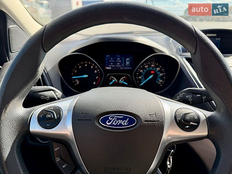 Позашляховик / Кросовер Ford Escape 2015 в Оржеві
