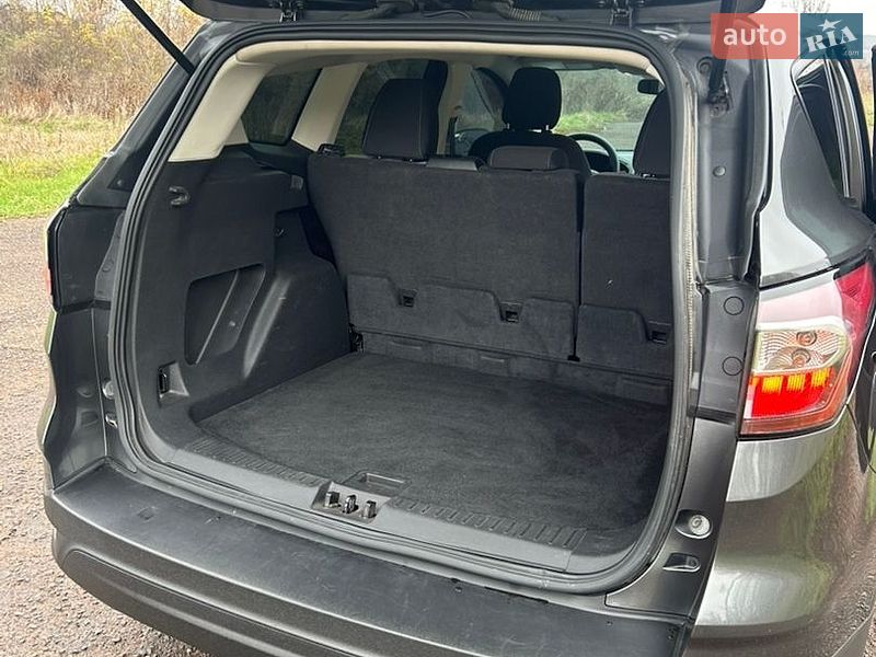 Позашляховик / Кросовер Ford Escape 2019 в Ямполі фото 6 Позашляховик / Кросовер Ford Escape 2019 в Ямполі