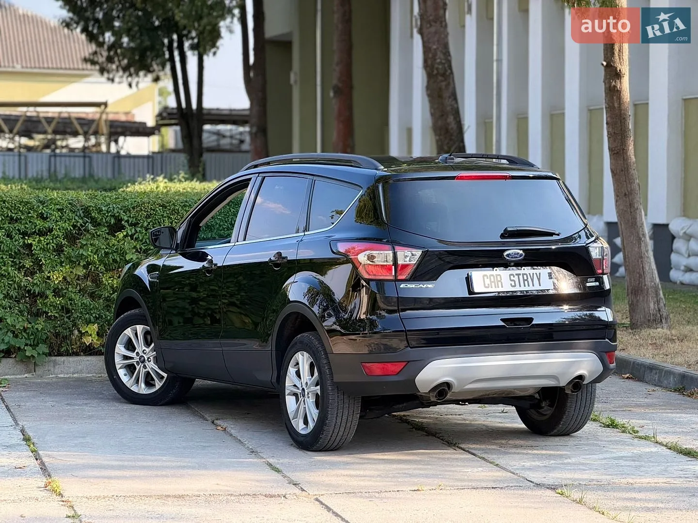 2017 Ford Escape - мініатюра 3
