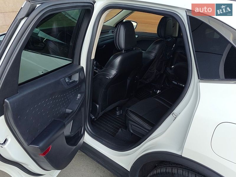 Внедорожник / Кроссовер Ford Escape 2020 в Киеве