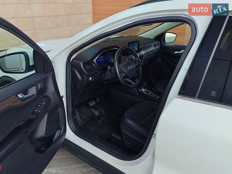 Внедорожник / Кроссовер Ford Escape 2020 в Киеве