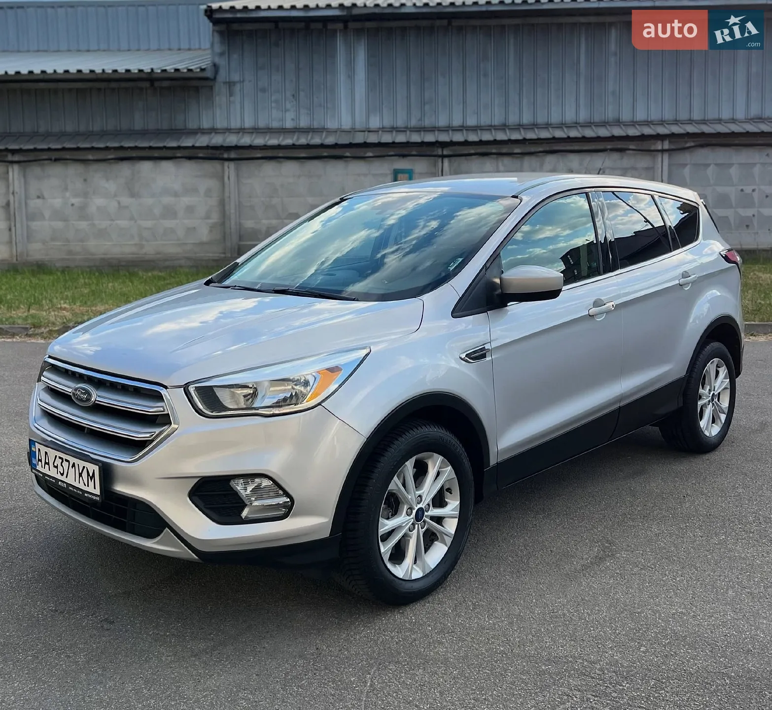2017 Ford Escape - фото 1
