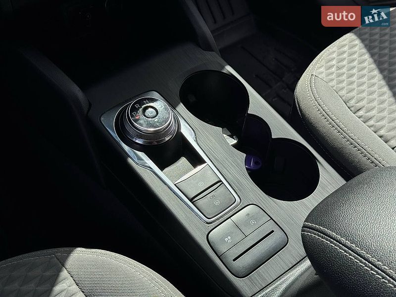 Внедорожник / Кроссовер Ford Escape 2020 в Одессе