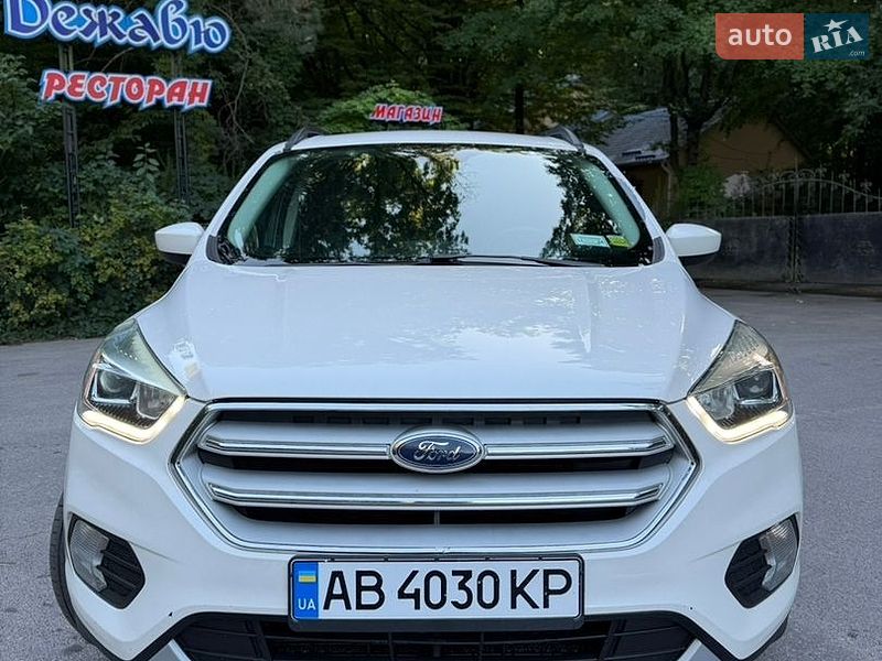 Внедорожник / Кроссовер Ford Escape 2017 в Виннице
