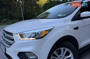Внедорожник / Кроссовер Ford Escape 2017 в Виннице
