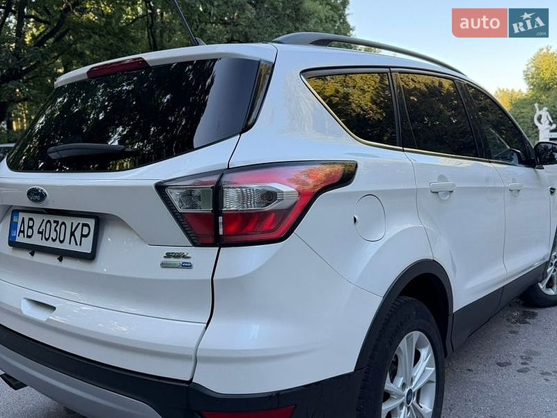 Внедорожник / Кроссовер Ford Escape 2017 в Виннице