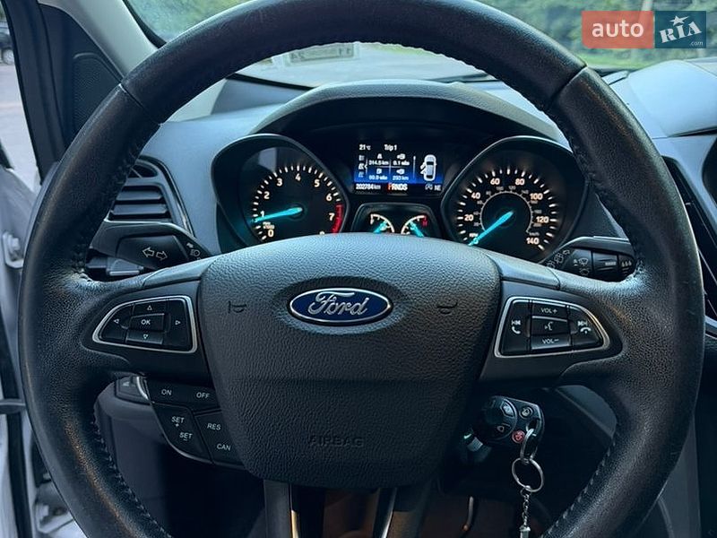 Внедорожник / Кроссовер Ford Escape 2017 в Виннице