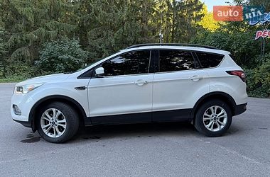 Внедорожник / Кроссовер Ford Escape 2017 в Виннице