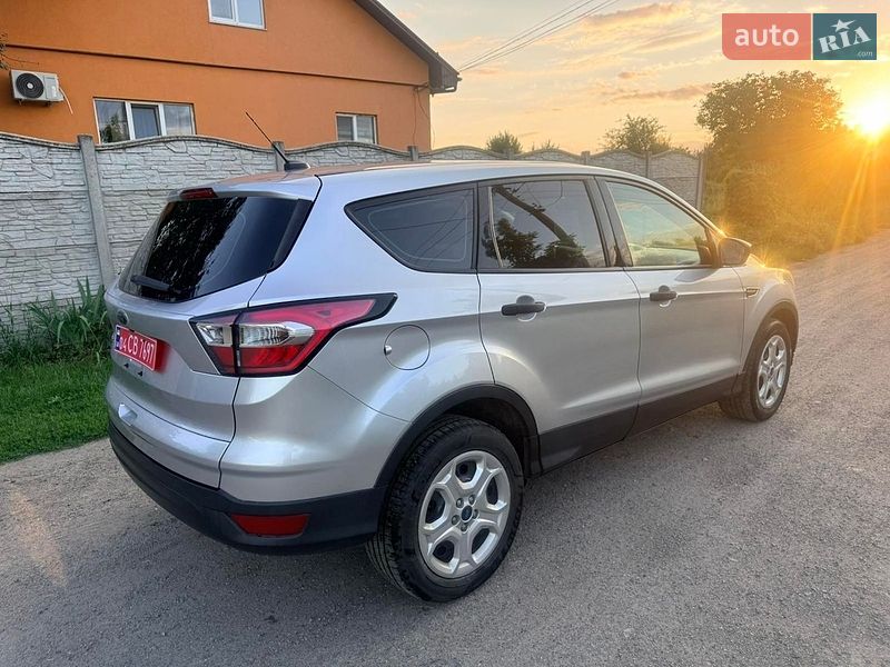 Внедорожник / Кроссовер Ford Escape 2017 в Кременчуге