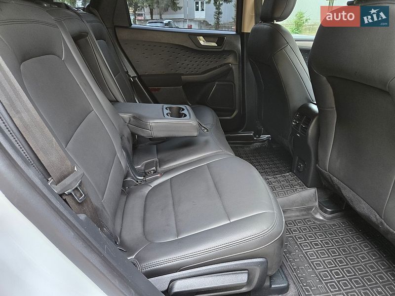 Позашляховик / Кросовер Ford Escape 2019 в Тернополі фото 16 Позашляховик / Кросовер Ford Escape 2019 в Тернополі