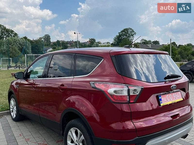 Позашляховик / Кросовер Ford Escape 2017 в Львові