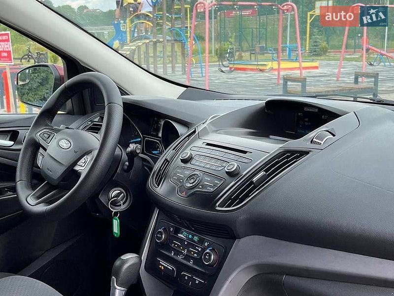 Позашляховик / Кросовер Ford Escape 2017 в Львові