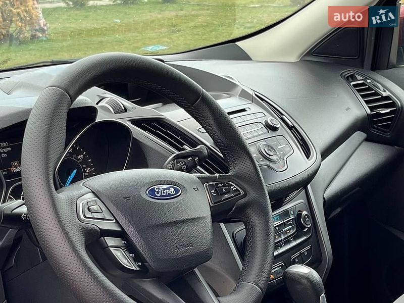 Позашляховик / Кросовер Ford Escape 2017 в Львові