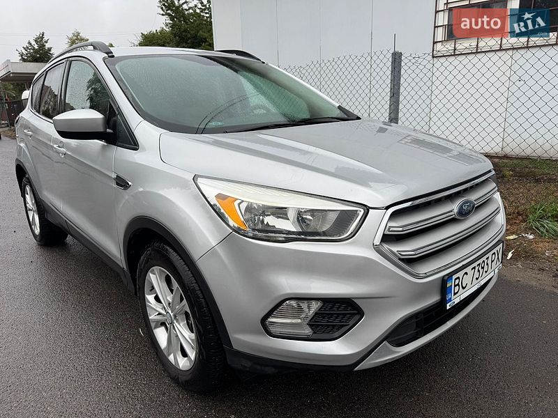 Внедорожник / Кроссовер Ford Escape 2018 в Львове