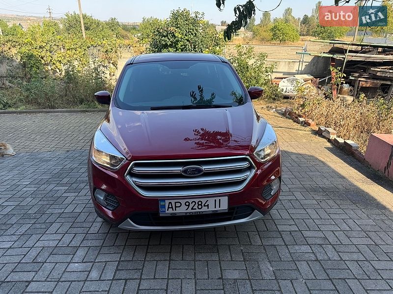 Позашляховик / Кросовер Ford Escape 2017 в Запоріжжі