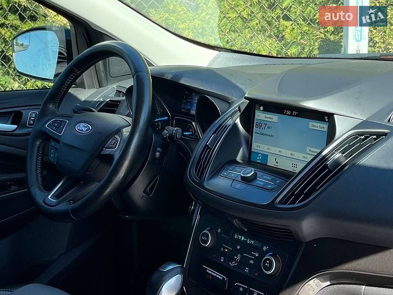 Внедорожник / Кроссовер Ford Escape 2019 в Львове