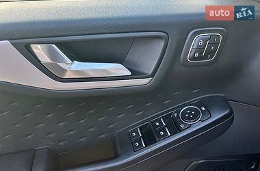Позашляховик / Кросовер Ford Escape 2019 в Василькові