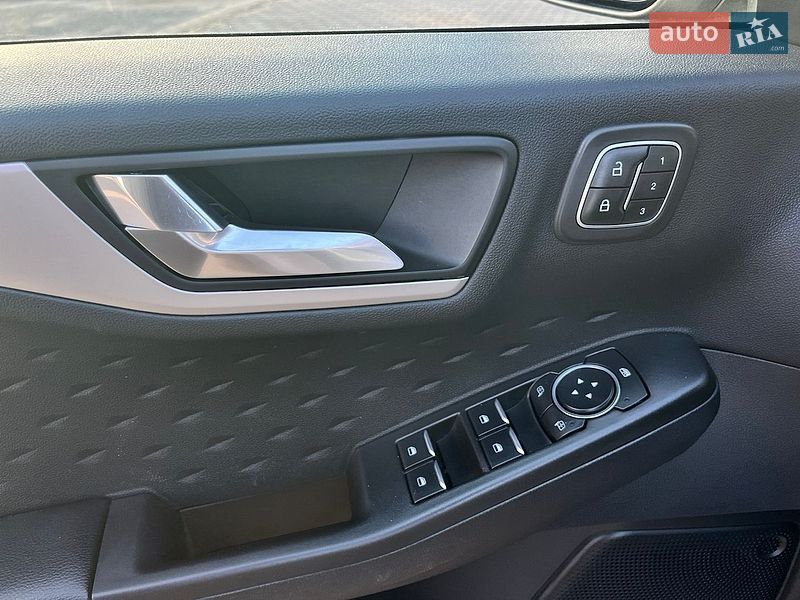 Позашляховик / Кросовер Ford Escape 2019 в Василькові