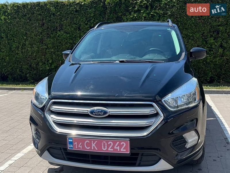 Внедорожник / Кроссовер Ford Escape 2018 в Львове