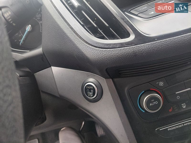 Внедорожник / Кроссовер Ford Escape 2019 в Днепре